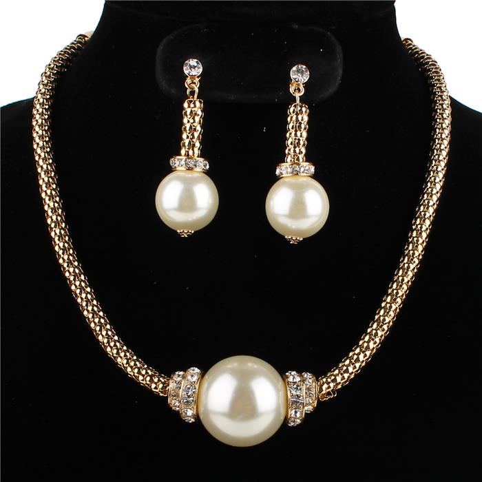 Pearl Necklace Set