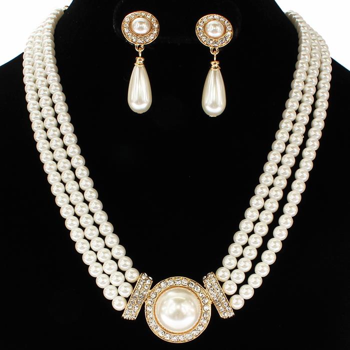 Pearl Layered Necklace Set