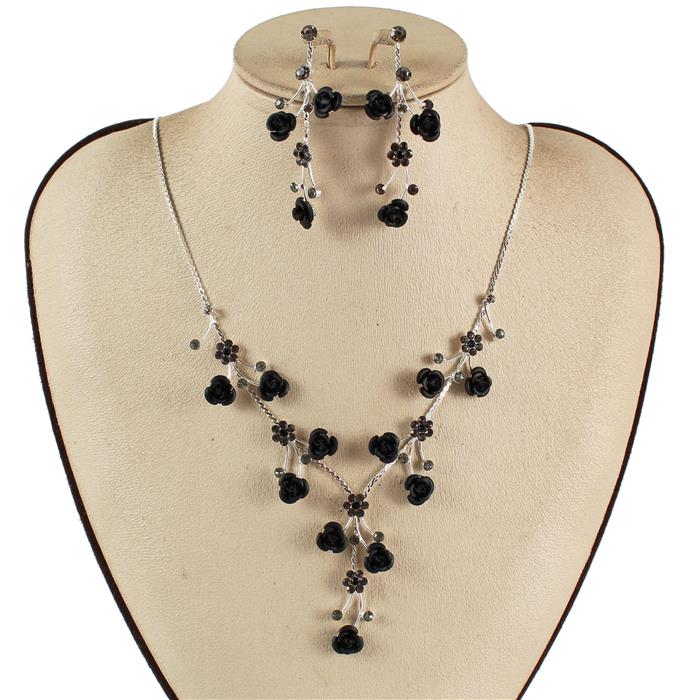 Metal Flower Necklace Set