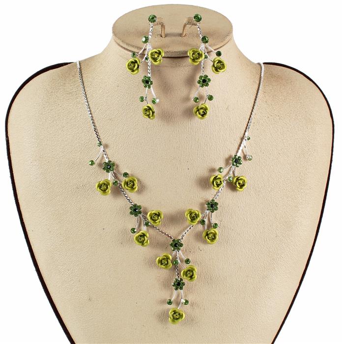 Metal Flower Necklace Set