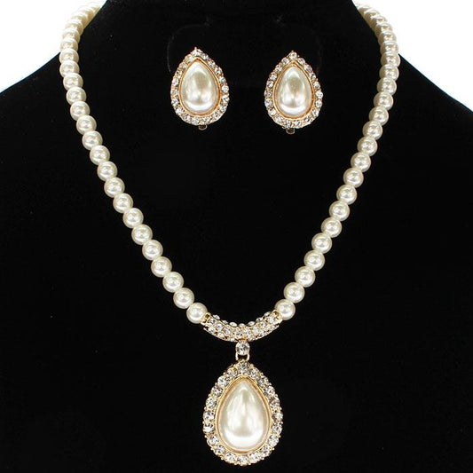 Pearl Teardrop Necklace Set