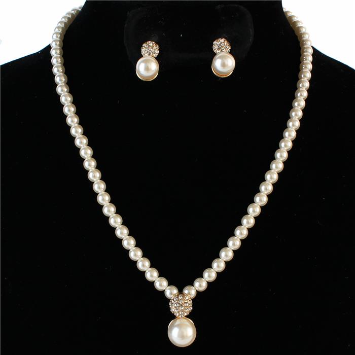 Pearl Pendant Necklace Set