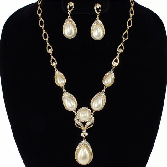 Pearl Teardop Necklace Set