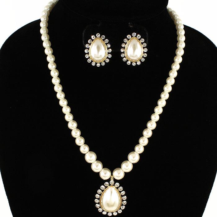 Pearl Necklace Set