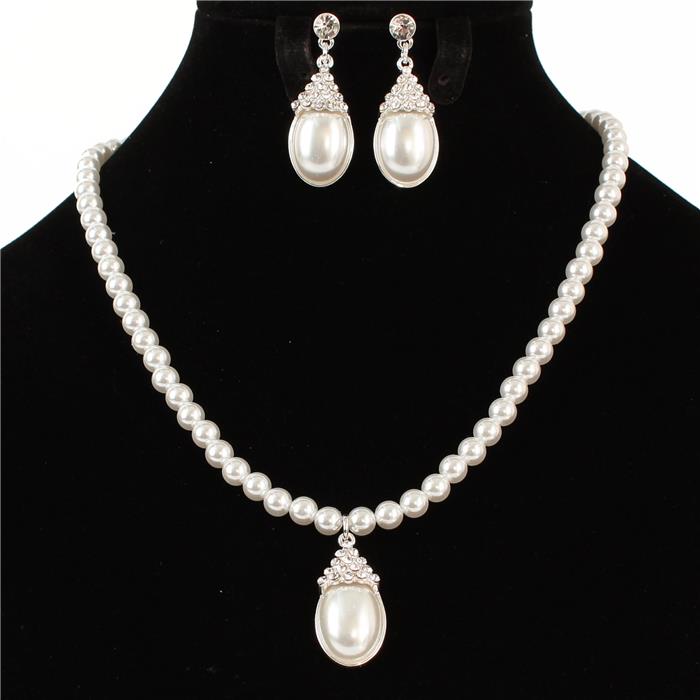 Pearl Necklace Set