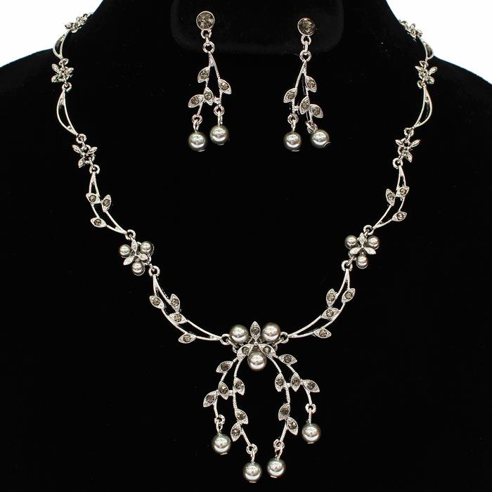 Pearl Necklace Set