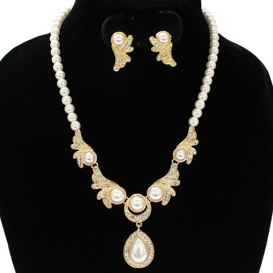 Pendant Pearl Oval Necklace Set