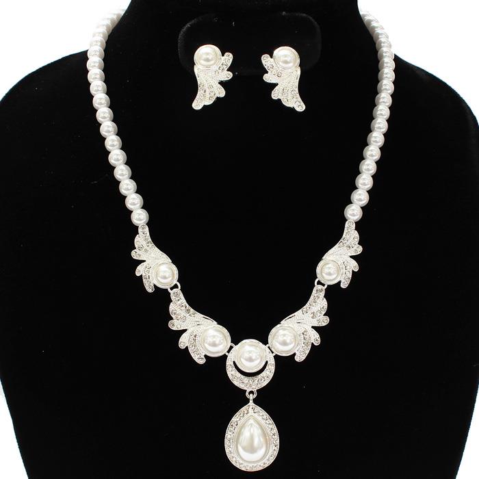 Pendant Pearl Oval Necklace Set