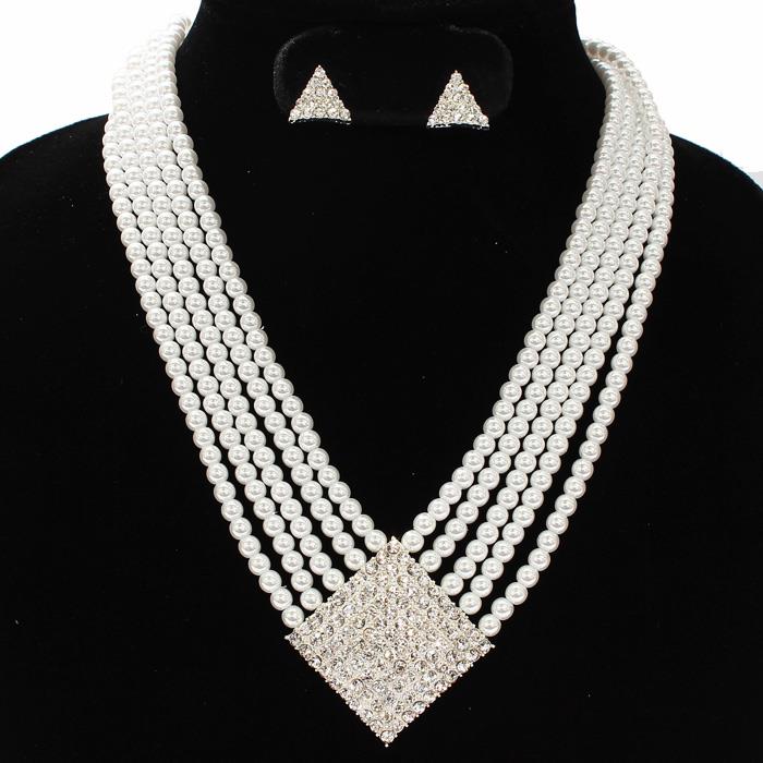 Pearl Triangle Necklace Set