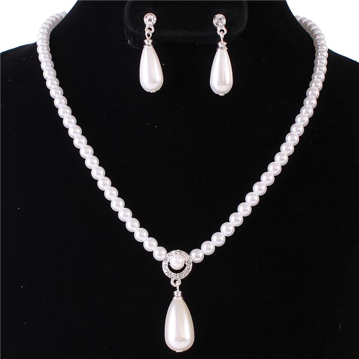 Tear Pendant Peral Necklace Set