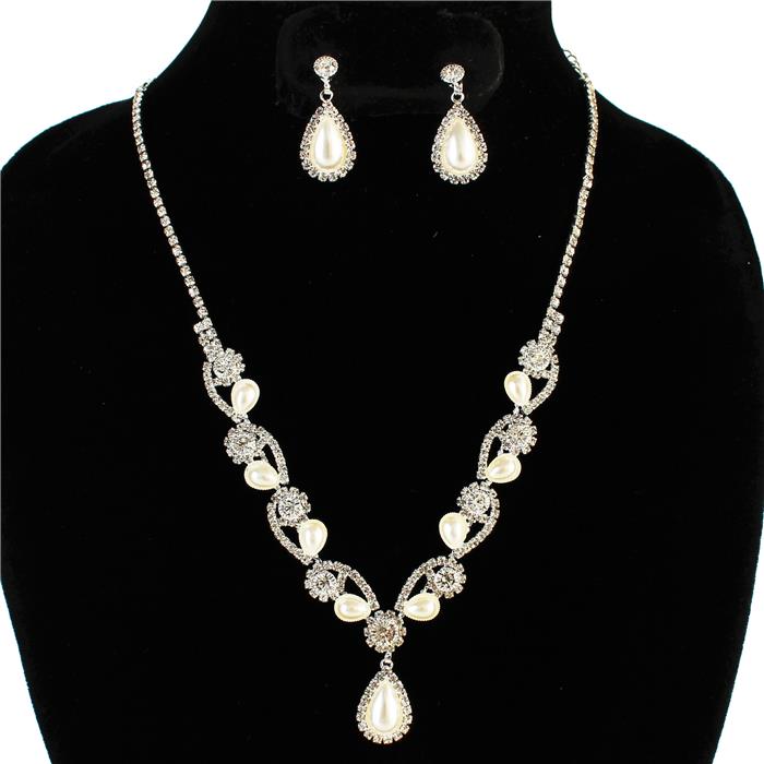 Pearls Rhinestones Teardrop Necklace Set