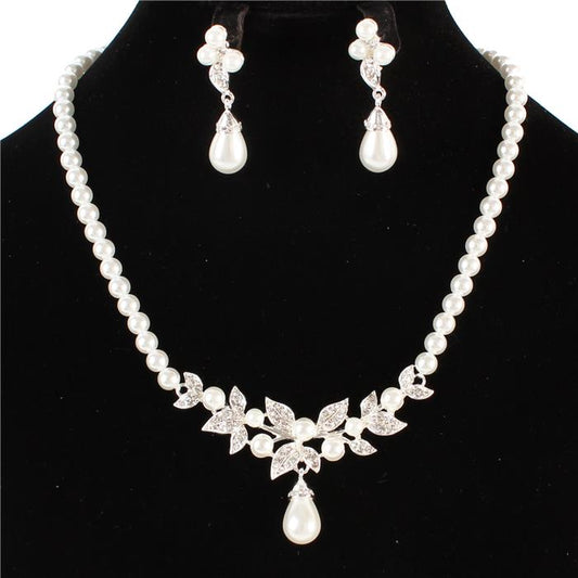 Rhinestones Pearls Necklace Set