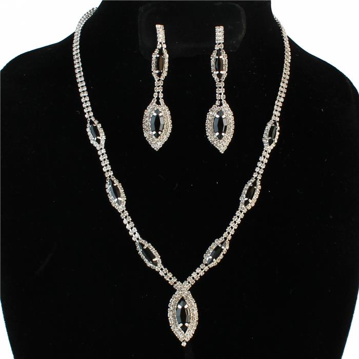 Rhinestone Oval Necklace Set