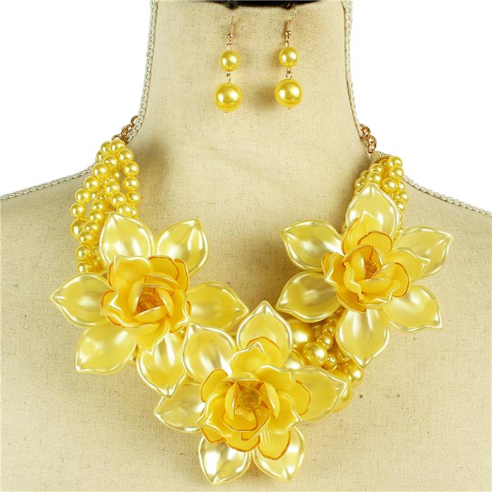 Pearl Flower Necklace Set