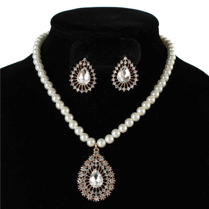 Pearl Teardrop Necklace Set