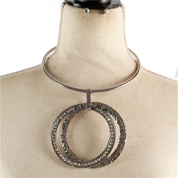 Hammered Metal Round With Rhinestone Choker Set