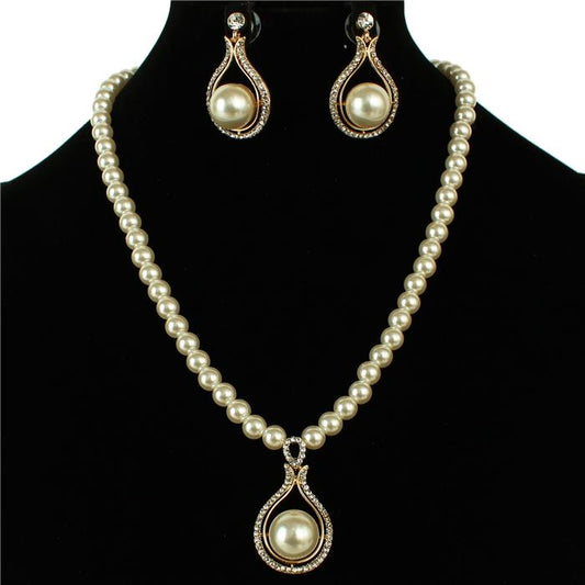 Pearl Teardrop Necklace Set