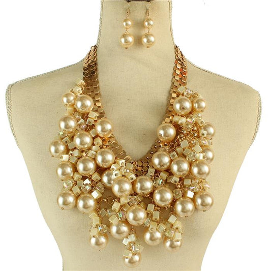 Pearls Chunky Necklace Set