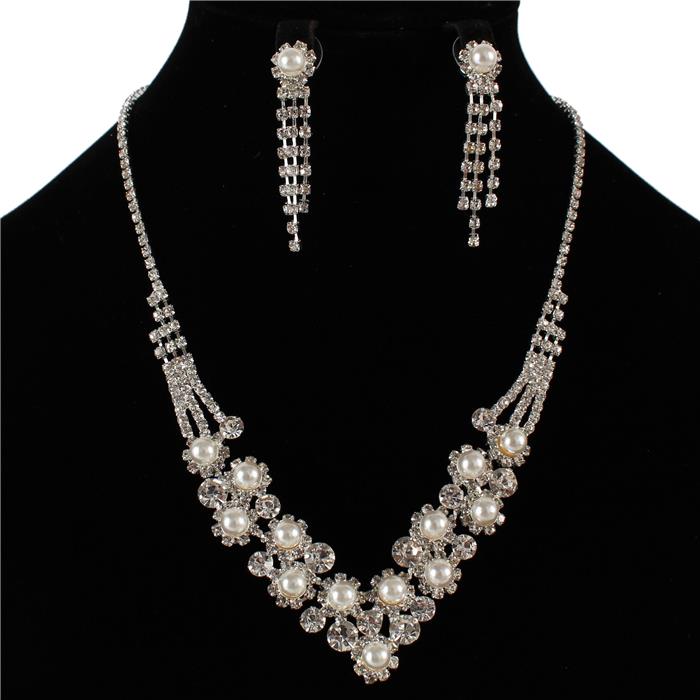 Rhinestones Pearls Necklace Set