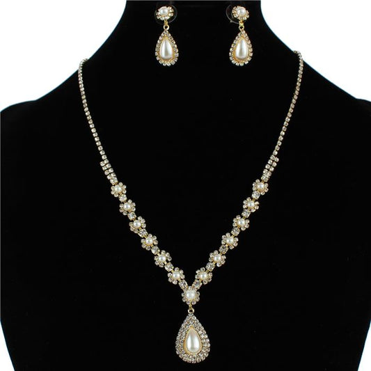 Pearl Teardrop Necklace Set