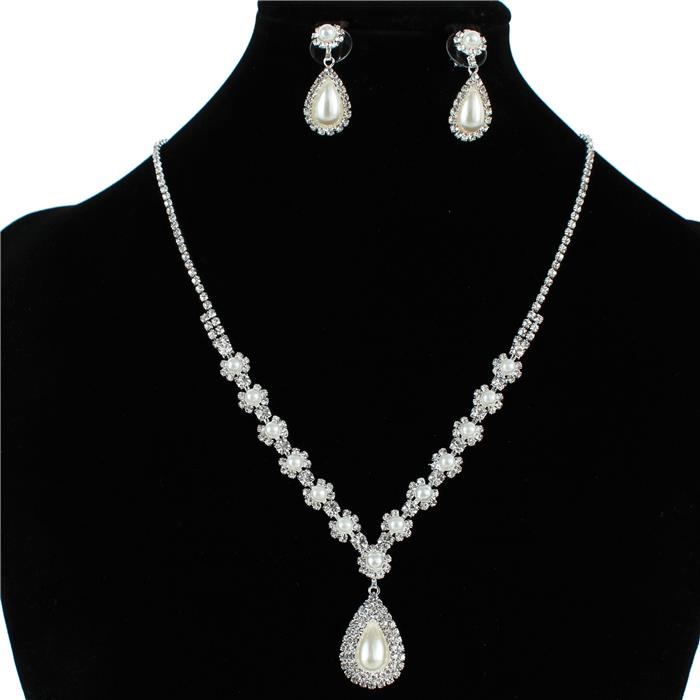 Pearl Teardrop Necklace Set