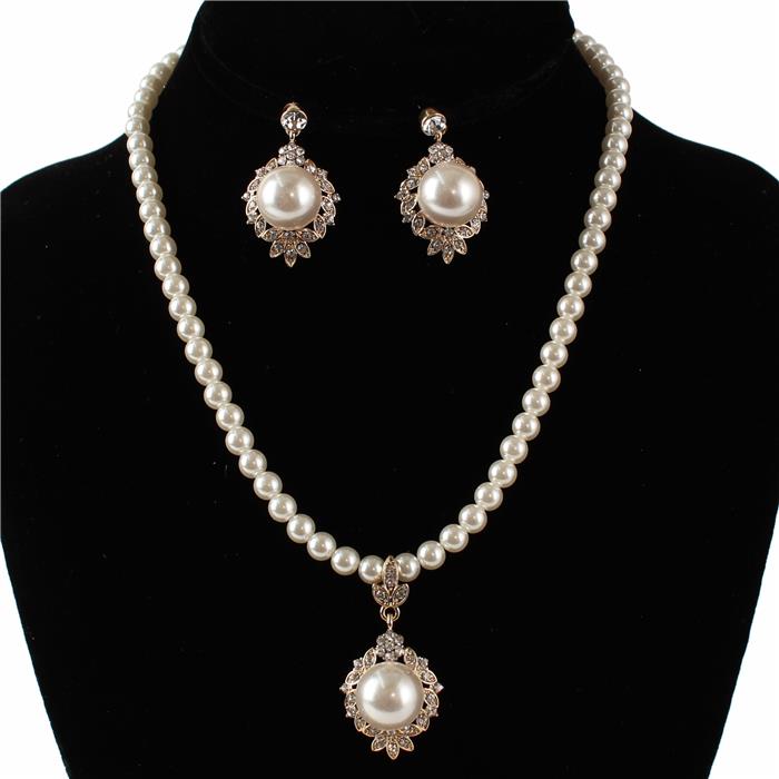 Pearl Necklace Set