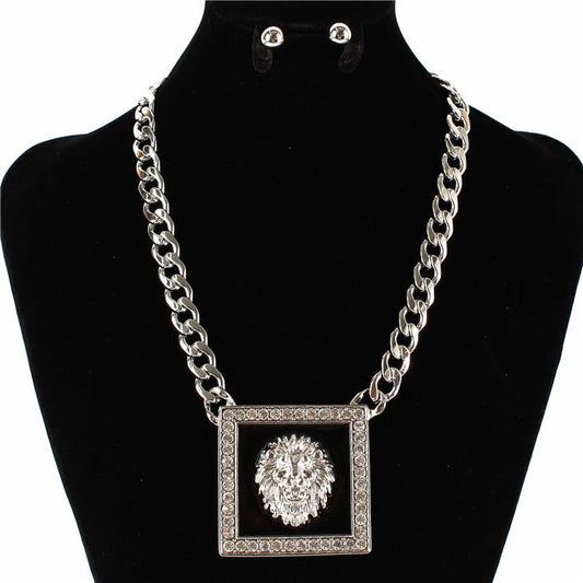 Metal Leon Necklace Set