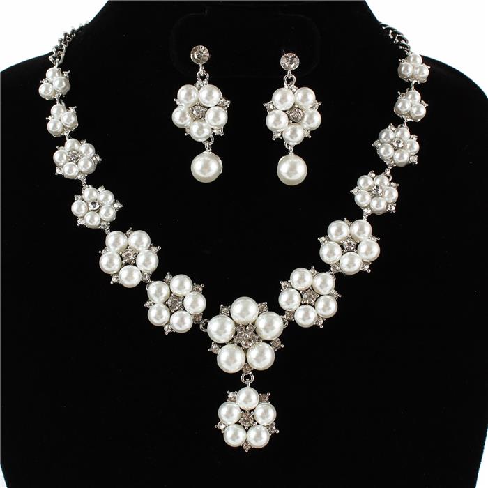 Pearl Necklace Set