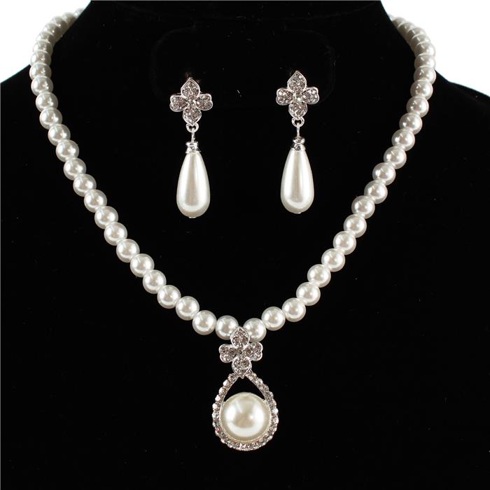 Pearl With Crystal Necklace Set