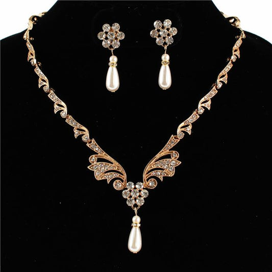 Pearl With Crystal Necklace Set