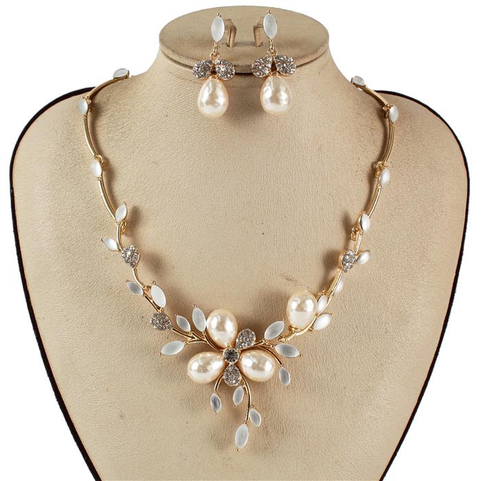 Pearl Crystal Necklace Set