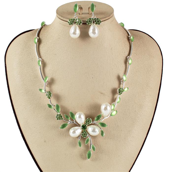 Pearl Crystal Necklace Set