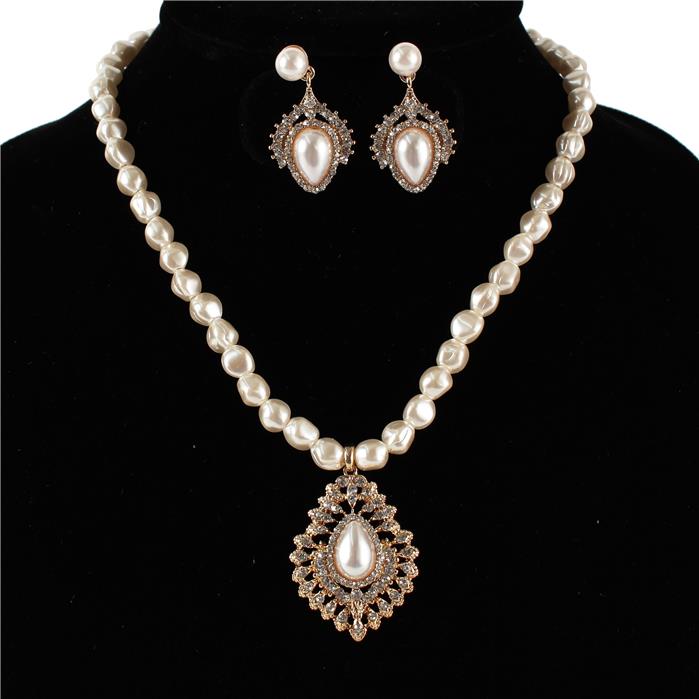 Pearl Necklace Set