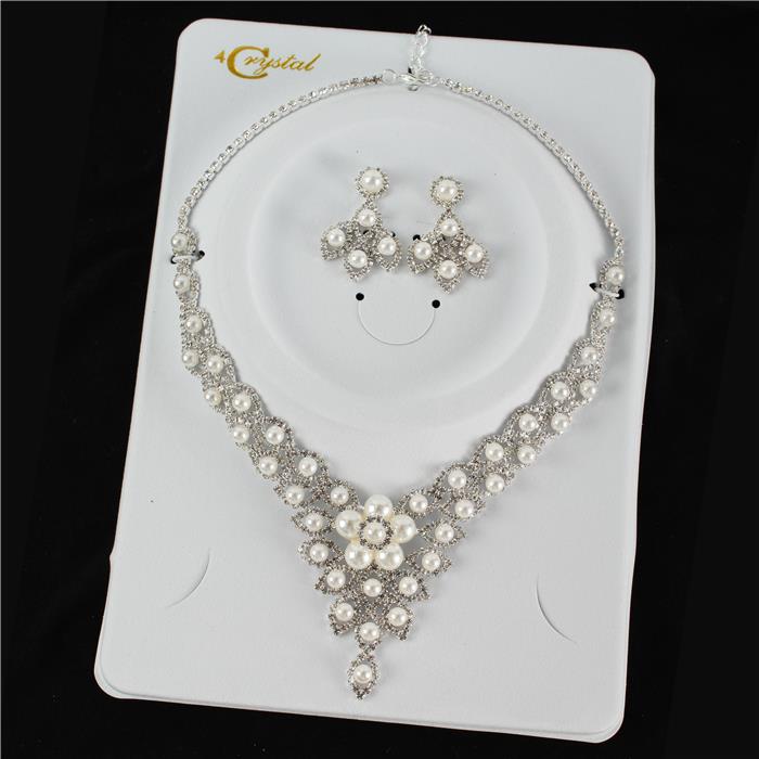 Pearl With Rhinestone Necklace Set