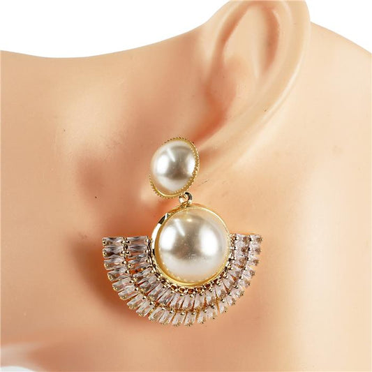 Pearl Dangle Earring