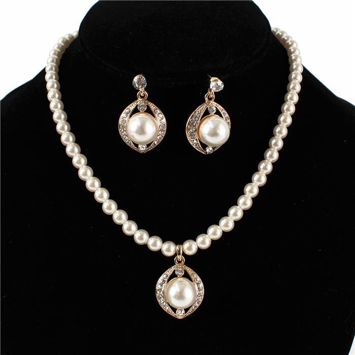 Pearl Necklace Set