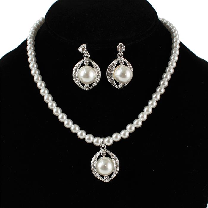 Pearl Necklace Set