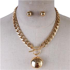Metal Round Pendant Necklace Set