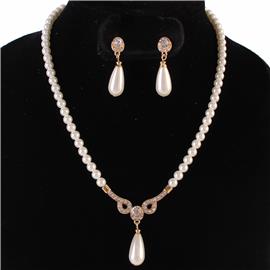 Pearl Tear Necklace Set