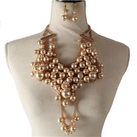 Fashion Pearls Necklace Set