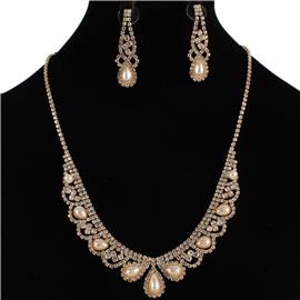 Rhinestones Pearls Necklace Set