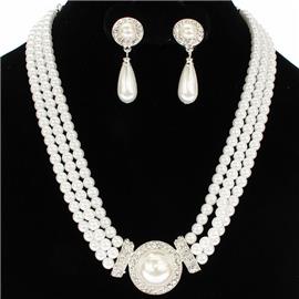 Pearl Layered Necklace Set