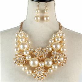 Pearl Flower Layereds Necklace Set