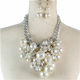 Pearls Chunky Necklace Set