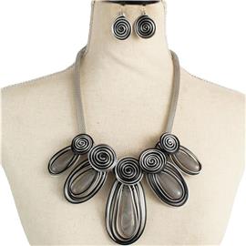 Metail Coil Oval Necklace Set