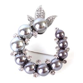 Pearl Round Brooch