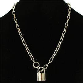 Metal Oval Chain Pendant Necklace