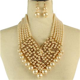Casting Pearls Necklace Set