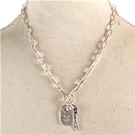 Metal Oval Chain Pendant Lock Necklace