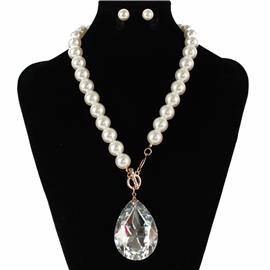 Fashion Pearl Toggle Necklace Set